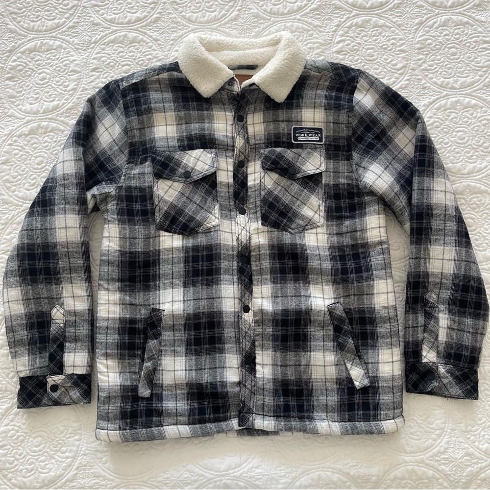 Men’s plaid fleece lined button down jacket